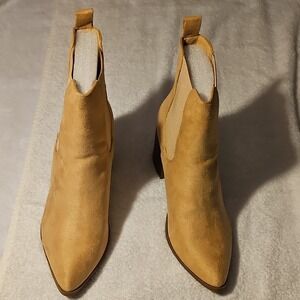 J.Adams Shoes Andi‎ Nude Suede Chelsea Ankle Boots Pull On Pointed Toe Women 7.5
